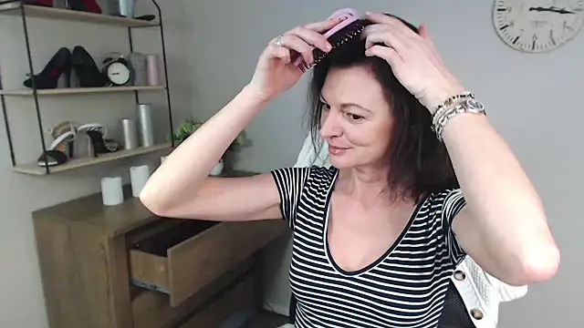 Snapshot of VivianWILD chatting on 01-30-25, 06:56 VivianWILD online show from 01-30-25, 06:56