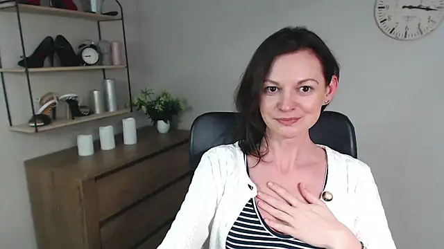 Snapshot of VivianWILD chatting on 01-30-25, 12:59 VivianWILD online show from 01-30-25, 12:59