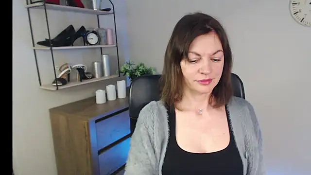 Snapshot of VivianWILD chatting on 02-21-25, 07:56 VivianWILD online show from 02-21-25, 07:56