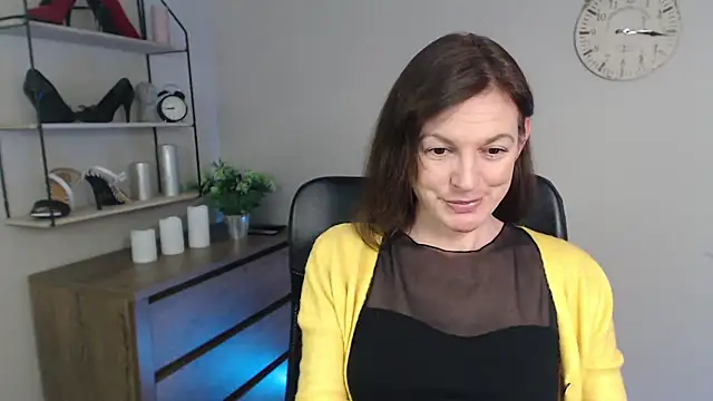 Snapshot of VivianWILD chatting on 03-04-25, 10:13 VivianWILD online show from 03-04-25, 10:13