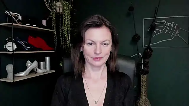 Snapshot of VivianWILD chatting on 03-14-25, 07:04 VivianWILD online show from 03-14-25, 07:04