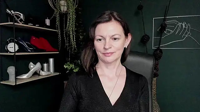 Snapshot of VivianWILD chatting on 03-14-25, 01:24 VivianWILD online show from 03-14-25, 01:24