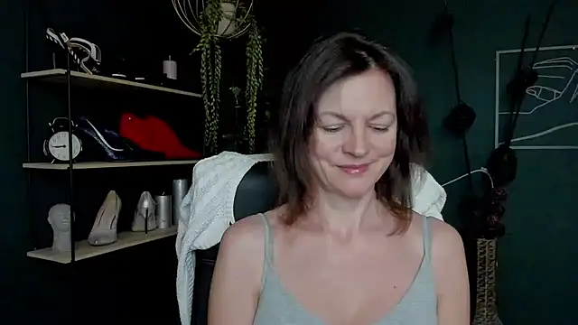 Snapshot of VivianWILD chatting on 03-20-25, 07:14 VivianWILD online show from 03-20-25, 07:14