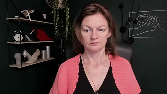 Snapshot of VivianWILD chatting on 09-10-25, 08:25 VivianWILD online show from 09-10-25, 08:25