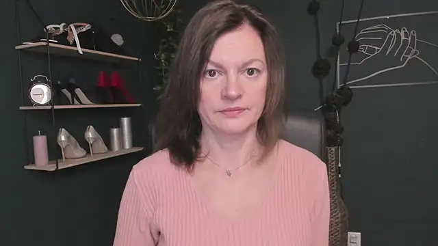 Snapshot of VivianWILD chatting on 10-15-25, 06:02 VivianWILD online show from 10-15-25, 06:02