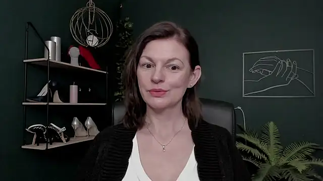 Snapshot of VivianWILD chatting on 01-07-26, 07:44 VivianWILD online show from 01-07-26, 07:44