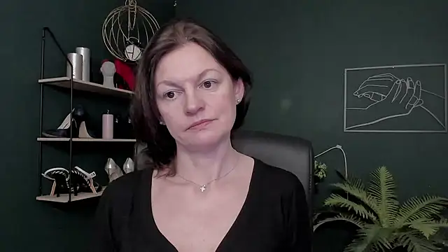 Snapshot of VivianWILD chatting on 01-13-26, 07:24 VivianWILD online show from 01-13-26, 07:24