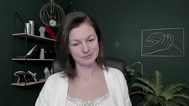 Snapshot of VivianWILD chatting on 02-03-26, 08:30 VivianWILD online show from 02-03-26, 08:30