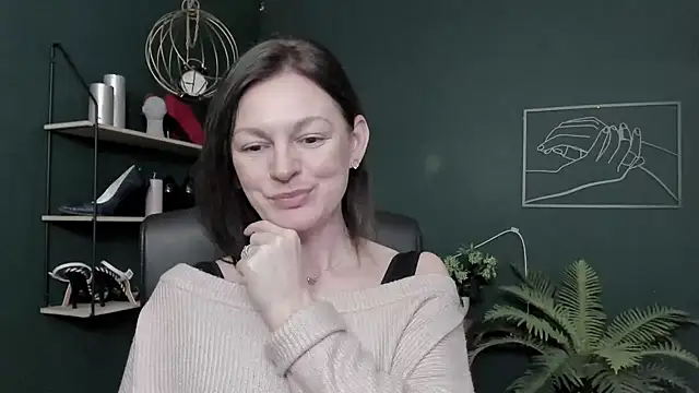 Snapshot of VivianWILD chatting on 02-06-26, 06:51 VivianWILD online show from 02-06-26, 06:51