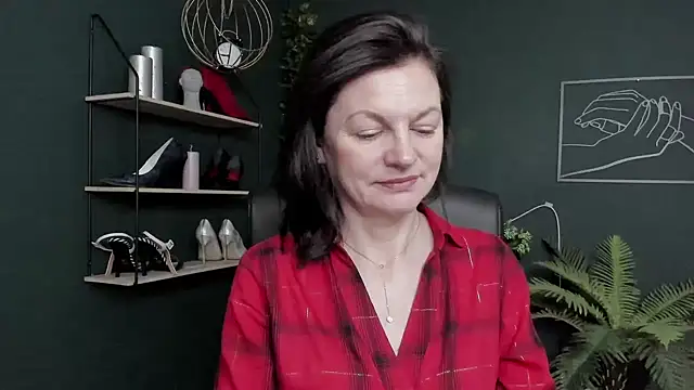 Snapshot of VivianWILD chatting on 02-24-26, 07:39 VivianWILD online show from 02-24-26, 07:39