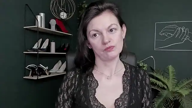 Snapshot of VivianWILD chatting on 02-27-26, 07:30 VivianWILD online show from 02-27-26, 07:30