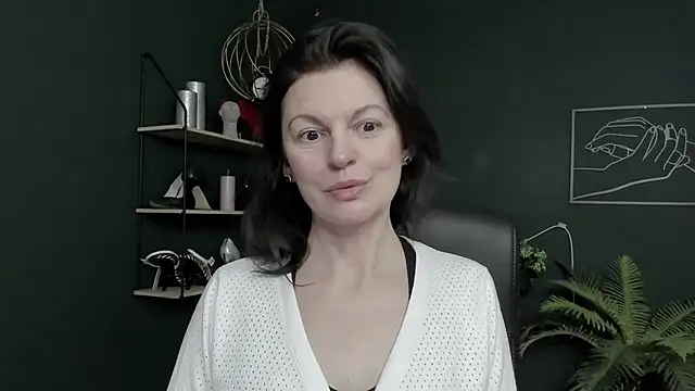 Snapshot of VivianWILD chatting on 03-09-26, 07:56 VivianWILD online show from 03-09-26, 07:56