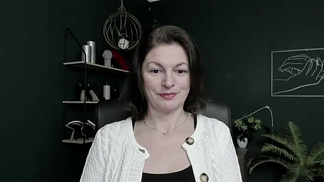 VivianWILD online show from 04-30-26, 06:42