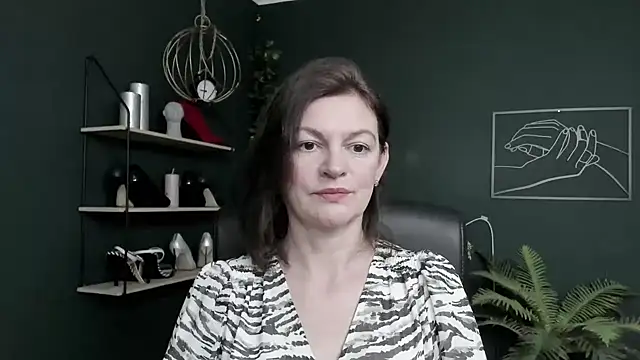 VivianWILD online show from 06-16-26, 05:32