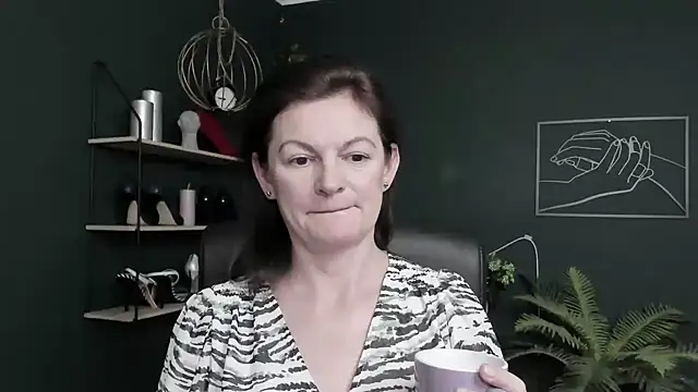 VivianWILD online show from 06-18-26, 09:14