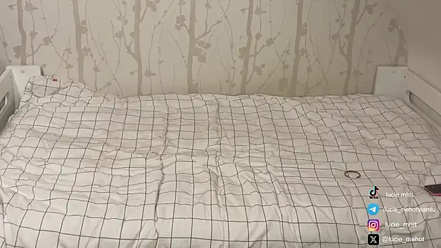 lucie mehott online show from 09-24-25, 06:55