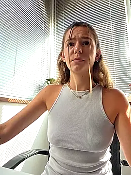 lucie mehott online show from 07-23-26, 08:45