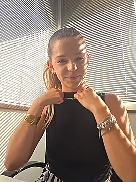 lucie mehott online show from 08-04-26, 08:06