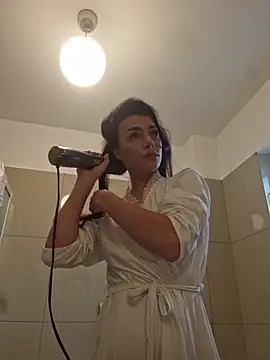 Snapshot of JolieLizz chatting on 10-12-25, 02:16 JolieLizz online show from 10-12-25, 02:16