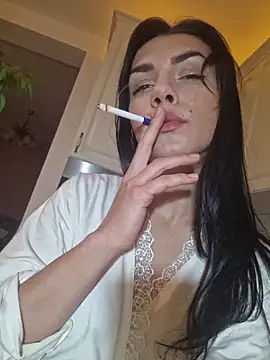 Snapshot of JolieLizz chatting on 10-28-25, 03:47 JolieLizz online show from 10-28-25, 03:47