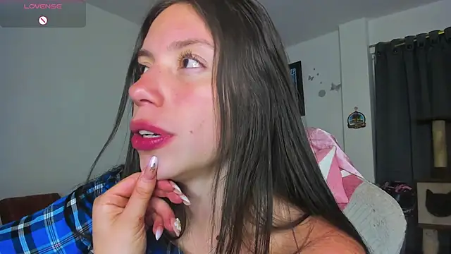 Snapshot of katty_snow chatting on 05-07-26, 11:43 katty snow online show from 05-07-26, 11:43