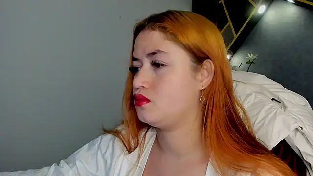 Snapshot of almma_shy chatting on 02-06-25, 01:43 almma shy online show from 02-06-25, 01:43