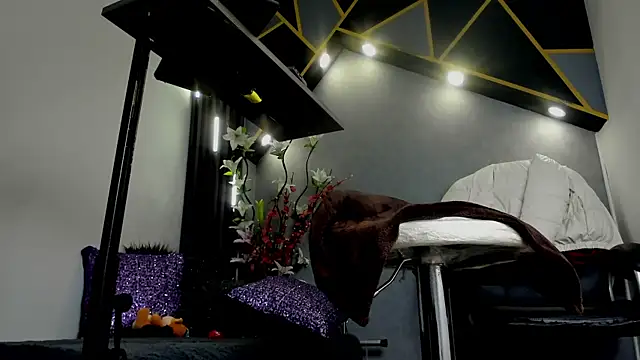 Snapshot of almma_shy chatting on 02-07-25, 09:15 almma shy online show from 02-07-25, 09:15