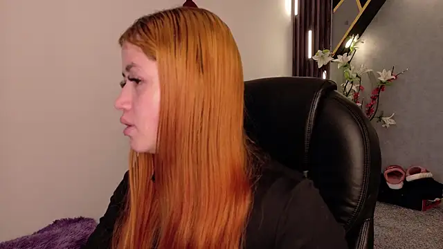 Snapshot of almma_shy chatting on 02-24-25, 01:10 almma shy online show from 02-24-25, 01:10