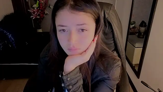 Snapshot of almma_shy chatting on 10-20-25, 02:17 almma shy online show from 10-20-25, 02:17