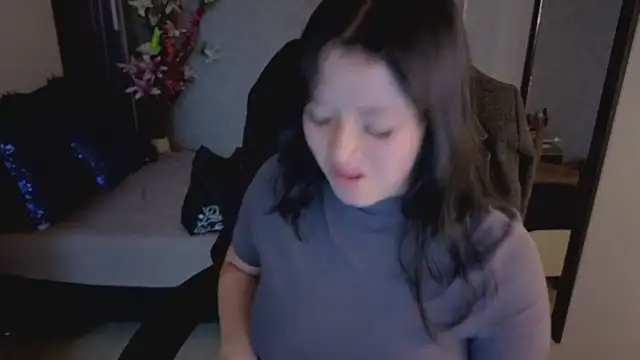 Snapshot of almma_shy chatting on 12-05-25, 01:52 almma shy online show from 12-05-25, 01:52