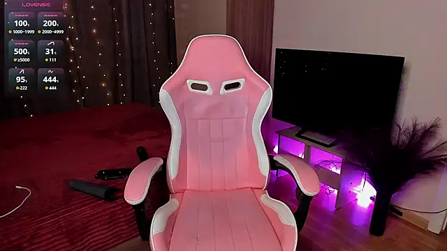 Snapshot of Jane_Paws chatting on 11-10-25, 02:21 Jane Paws online show from 11-10-25, 02:21