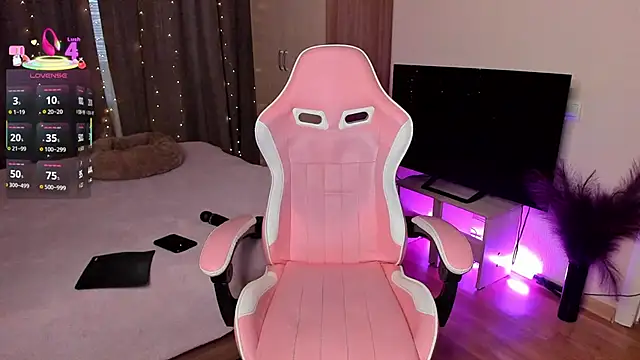 Snapshot of Jane_Paws chatting on 12-05-25, 03:15 Jane Paws online show from 12-05-25, 03:15