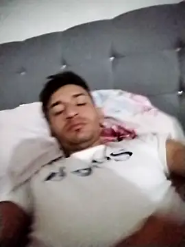 Snapshot of Yesiell chatting on 11-03-25, 10:10 Yesiell online show from 11-03-25, 10:10