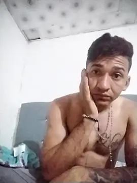 Snapshot of Yesiell chatting on 11-04-25, 03:22 Yesiell online show from 11-04-25, 03:22