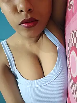 Snapshot of sexyindi_couple chatting on 06-23-26, 07:28 sexyindi couple online show from 06-23-26, 07:28