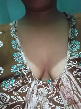 Snapshot of sexyindi_couple chatting on 06-29-26, 02:50 sexyindi couple online show from 06-29-26, 02:50