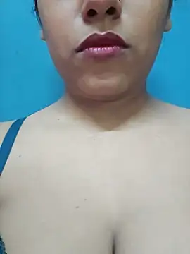 Snapshot of sexyindi_couple chatting on 07-01-26, 06:59 sexyindi couple online show from 07-01-26, 06:59