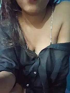 Snapshot of sexyindi_couple chatting on 07-02-26, 07:47 sexyindi couple online show from 07-02-26, 07:47