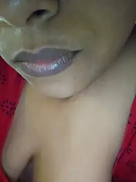 Snapshot of sexyindi_couple chatting on 07-24-26, 11:19 sexyindi couple online show from 07-24-26, 11:19