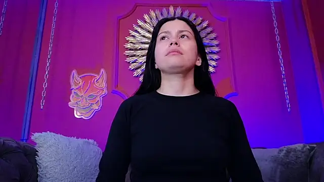 Julieta Russell online show from 04-28-26, 11:15