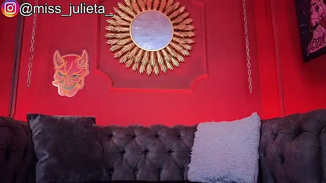 Snapshot of Julieta_Russell chatting on 05-29-26, 11:41 Julieta Russell online show from 05-29-26, 11:41