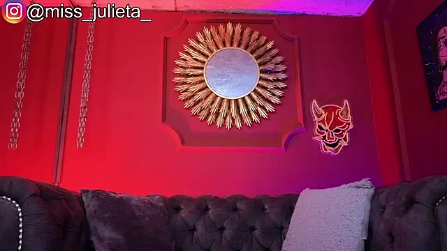 Snapshot of Julieta_Russell chatting on 06-20-26, 12:30 Julieta Russell online show from 06-20-26, 12:30