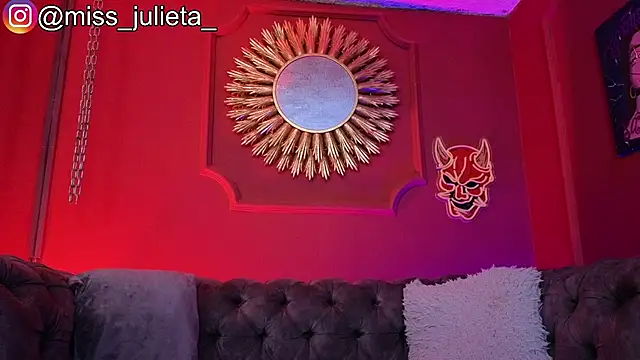 Snapshot of Julieta_Russell chatting on 06-24-26, 12:37 Julieta Russell online show from 06-24-26, 12:37