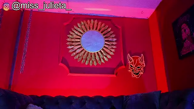 Snapshot of Julieta_Russell chatting on 07-10-26, 12:30 Julieta Russell online show from 07-10-26, 12:30