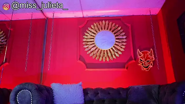 Snapshot of Julieta_Russell chatting on 07-14-26, 01:06 Julieta Russell online show from 07-14-26, 01:06