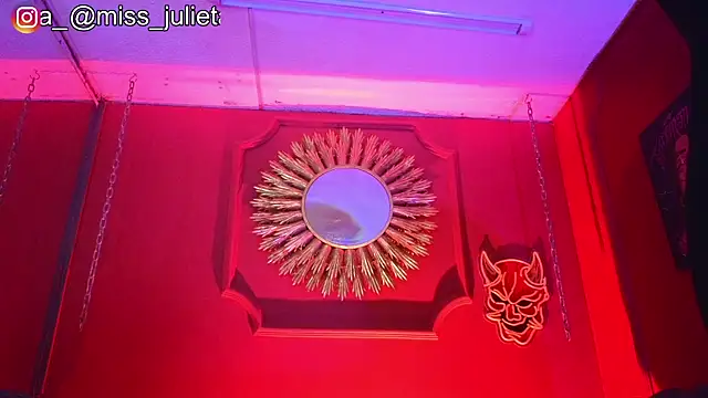 Snapshot of Julieta_Russell chatting on 07-23-26, 11:19 Julieta Russell online show from 07-23-26, 11:19