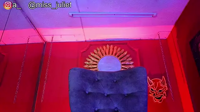 Snapshot of Julieta_Russell chatting on 07-28-26, 02:46 Julieta Russell online show from 07-28-26, 02:46
