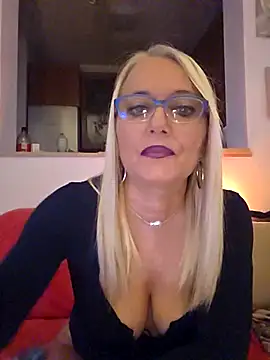 Snapshot of kikkastar chatting on 11-02-25, 08:44 kikkastar online show from 11-02-25, 08:44