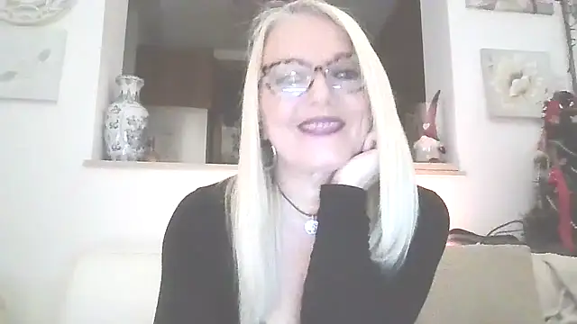 Snapshot of kikkastar chatting on 01-07-26, 08:33 kikkastar online show from 01-07-26, 08:33