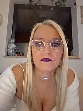 Snapshot of kikkastar chatting on 02-06-26, 08:56 kikkastar online show from 02-06-26, 08:56